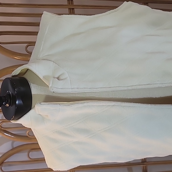 IZOD Reversible Butter yellow vest women's size large fleece and wind breaker - Picture 1 of 10